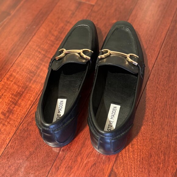 Steve Madden Carrine Loafers in Black Leather with Gold Hardware - Size 8 Womens - Picture 8 of 8